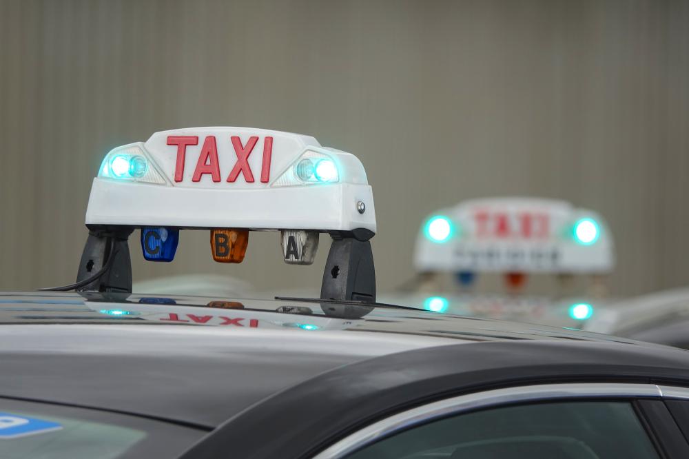 borne-taxi-lumineuse